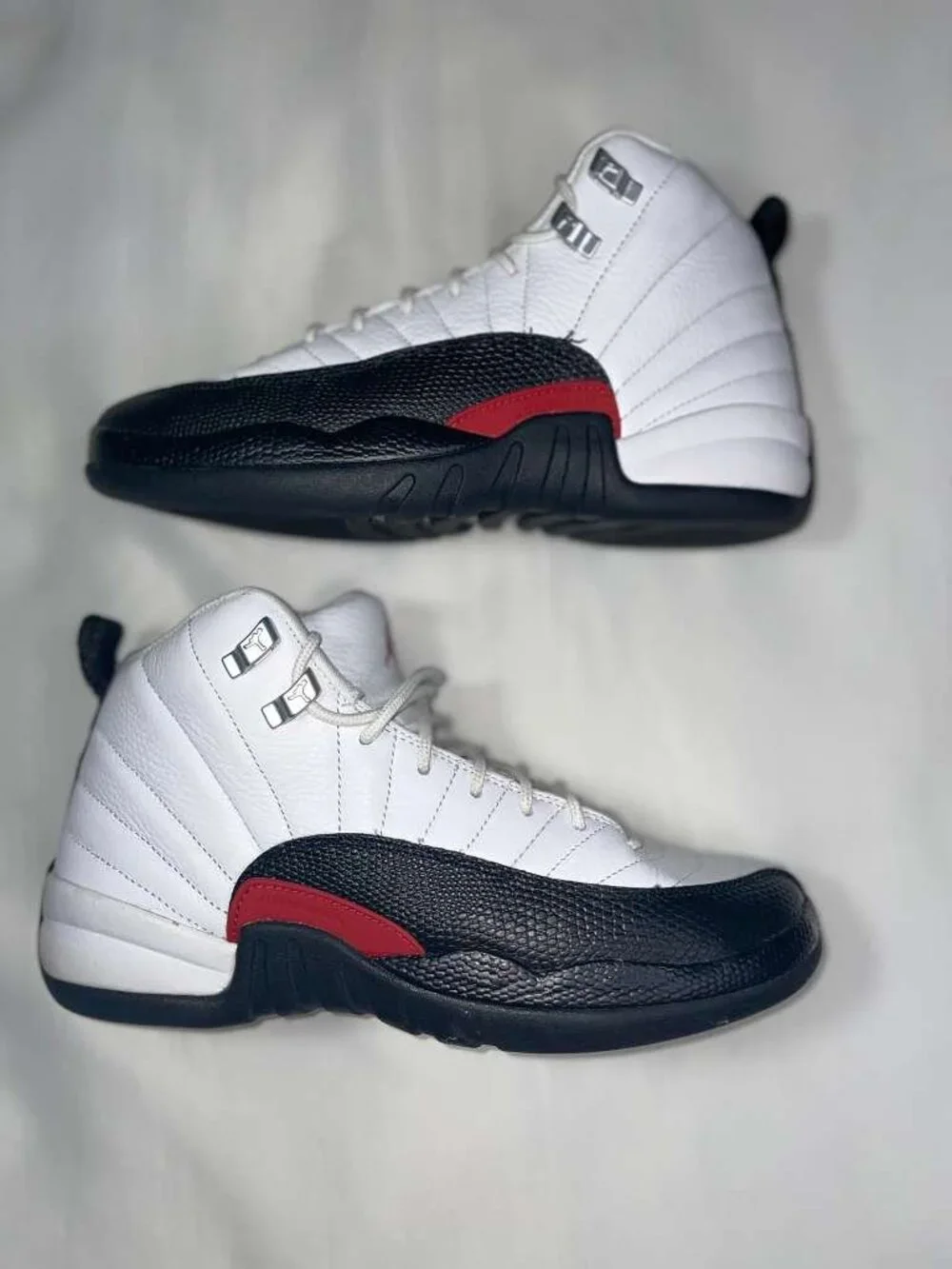 Air Jordan 12 Retro GS White Gym Red Black Size 6.5Y Youth
